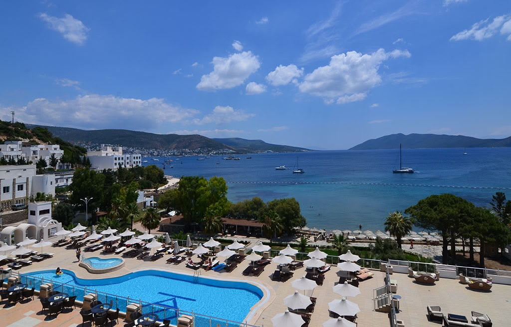 MUĞLA’NIN BODRUM İLÇESİNİN GÖZDE TURİZM NOKTALARINDAN BARDAKÇI KOYU’NDA FAALİYET GÖSTEREN AZKA...