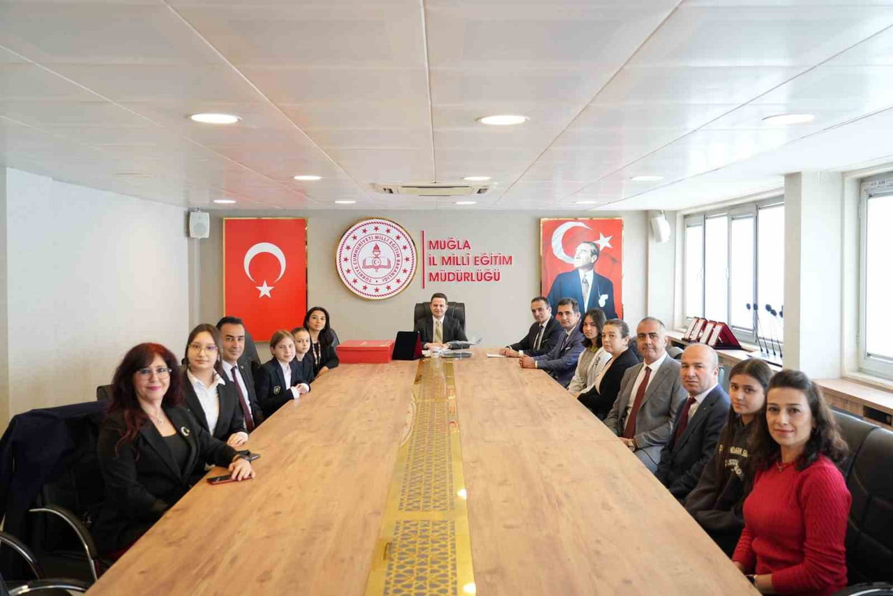 MUĞLA’NIN GENÇ TASARIMCILARI "SAVUNMADAN SANATA" ÖDÜLLERİYLE TAÇLANDI