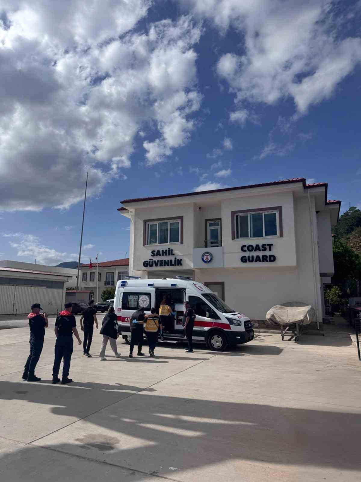 MUĞLA’NIN MARMARİS İLÇESİ AÇIKLARINDA SEYREDEN ÖZEL TEKNEDE RAHATSIZLANAN VATANDAŞ SAHİL GÜVENLİK...