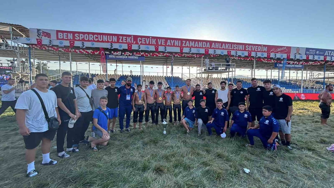 MUĞLA’NIN PEHLİVANLARI YUNTDAĞI’NDAN MADALYALARLA DÖNDÜ