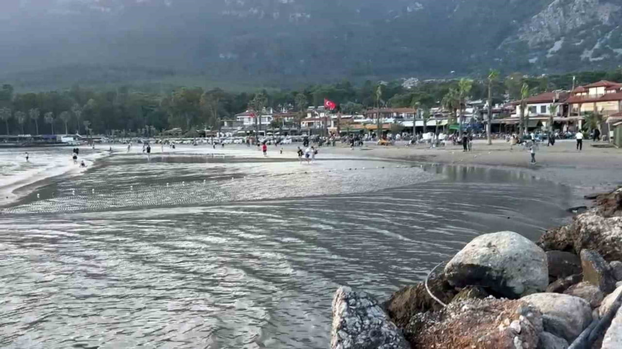 MUĞLA’NIN ULA İLÇESİNE BAĞLI, ‘SAKİN KENT’ UNVANIYLA BİLİNEN AKYAKA MAHALLESİ’NDE YAŞANAN SIRA...