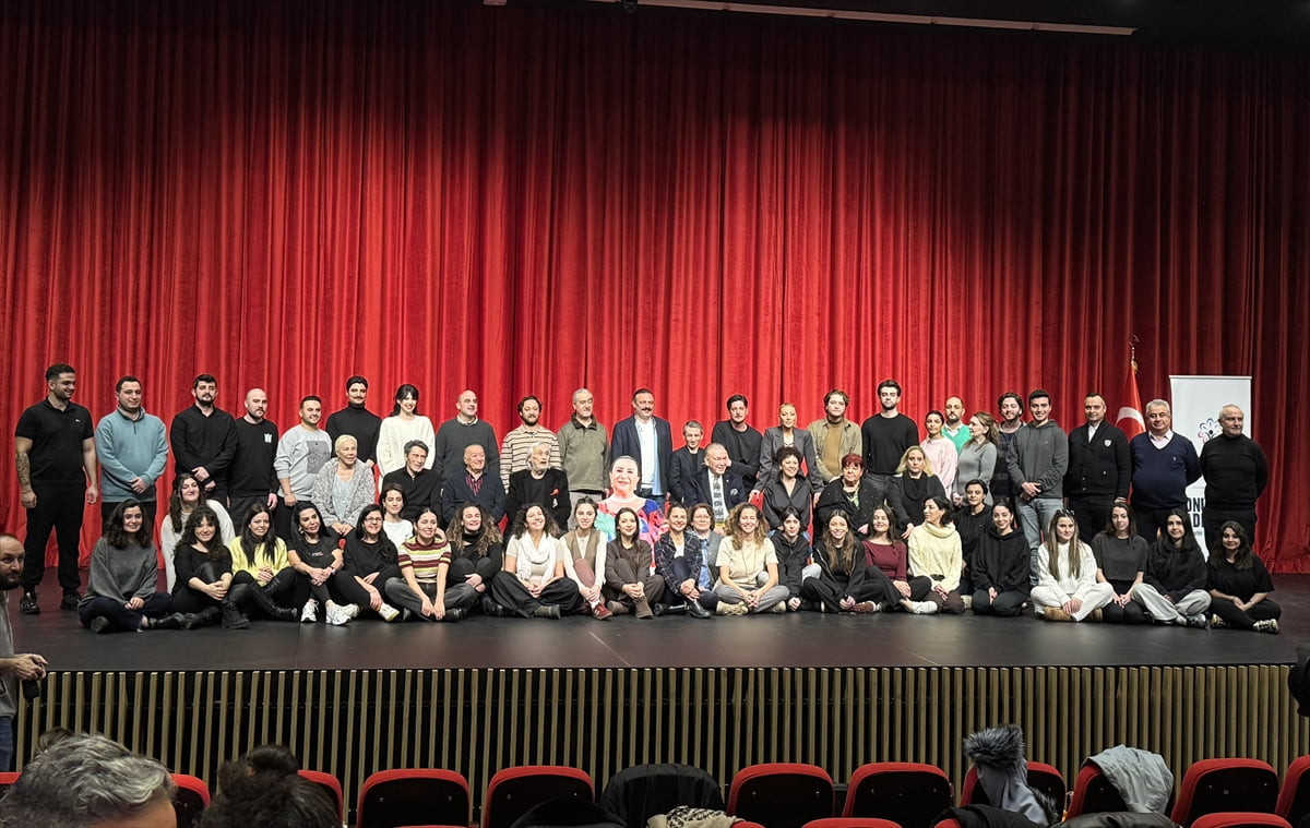 Müjdat Gezen'in yazıp yönettiği "Gırgıriye" müzikalinin ilk okuma provası, Ataşehir İnal Aydınoğlu...
