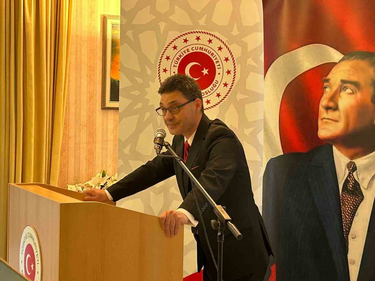 MÜNİH’TE "27 MART DÜNYA TİYATRO GÜNÜ" BÜYÜK COŞKUYLA KUTLANDI