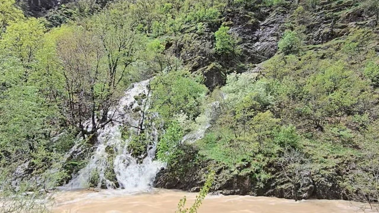 Munzur Vadisi'nde Doğal Şelaleler Oluştu