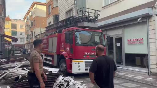Muratlı’da çatı katındaki tadilat sırasında yangın paniği