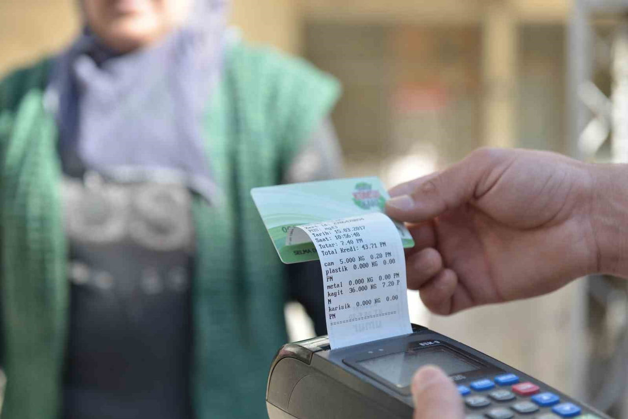 MURATPAŞA KENT SAKİNLERİ, 10 YILDA 25 MİLYON 639 BİN 646 KİLOGRAM ATIK KARŞILIĞINDA 13 MİLYON 49...