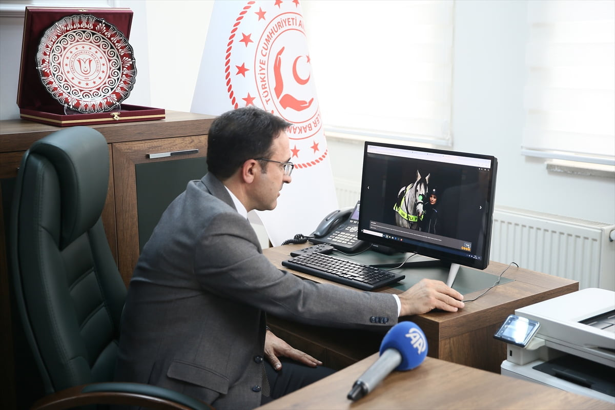 Muş Aile ve Sosyal Hizmetler İl Müdürü Ahmet Kırtay, Anadolu Ajansının (AA) gözünden 2025'e damga...