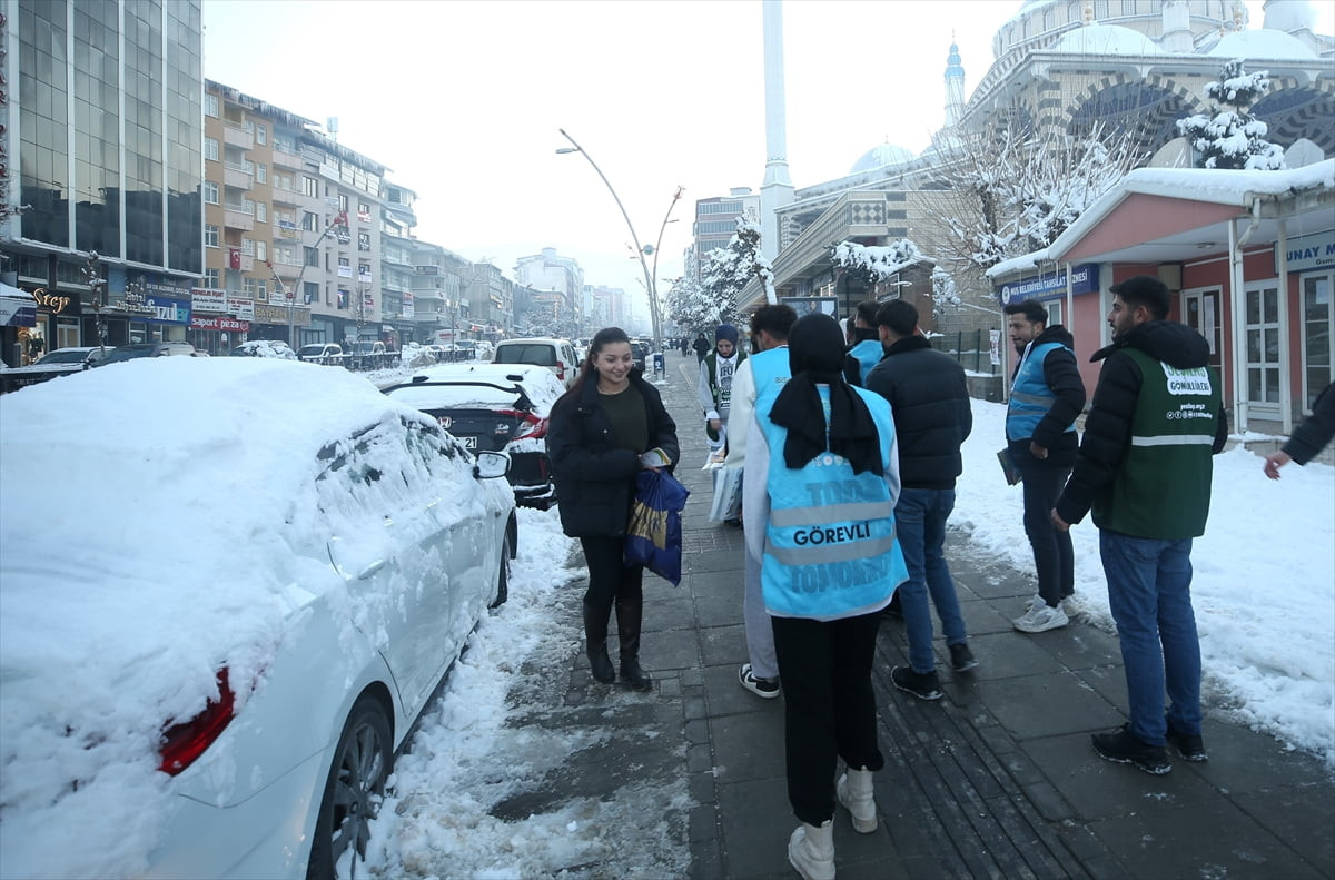 Muş Yeşilay Şubesi bünyesinde görev yapan uzmanlar ve gönüllüler, 2025 yılında gerçekleştirdikleri...