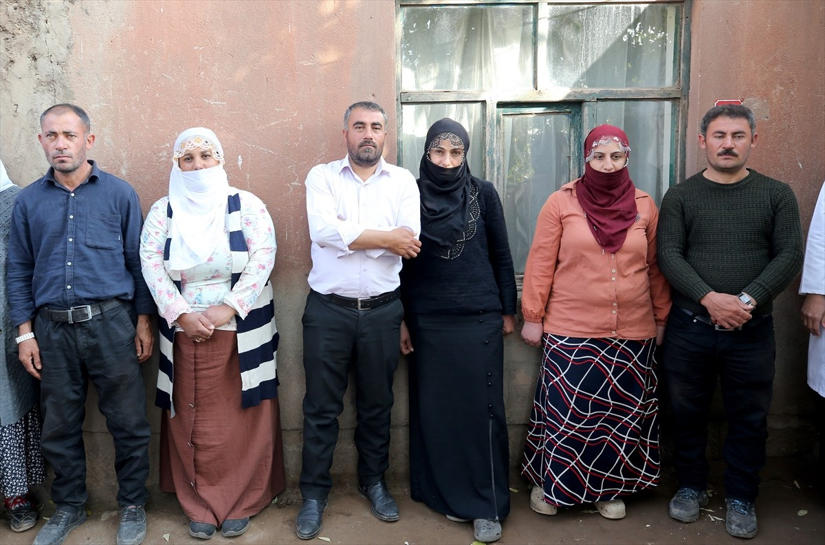 Muş'ta böbrek yetmezliği yaşayan eşlerine böbreklerini vererek hayata tutunmalarını sağlayan 3...