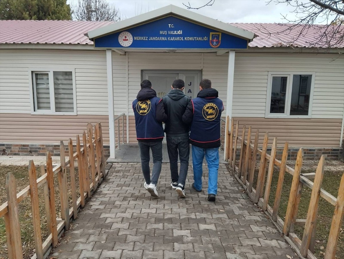 Muş'ta hakkında kesinleşmiş 3 yıl 4 ay hapis cezası bulunan hükümlü jandarma ekiplerince...