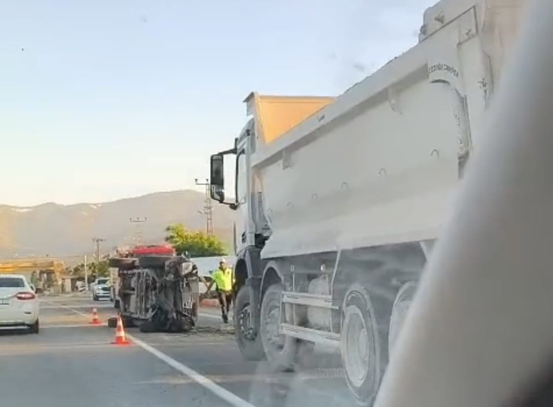 MUŞ'TA İL ÖZEL İDARESİ'NE AİT ARAÇ TAKLA ATTI