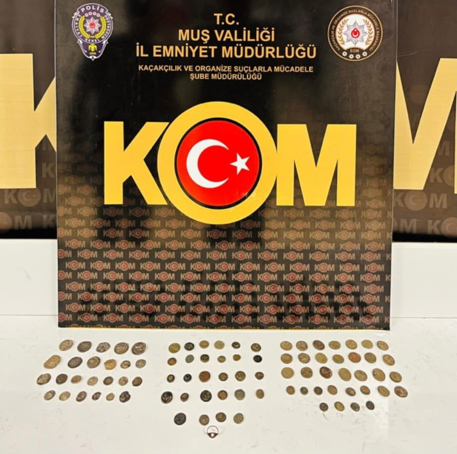 MUŞ'TA POLİS EKİPLERİNCE DÜZENLENEN OPERASYONDA TARİHİ ESER NİTELİĞİ TAŞIDIĞI DEĞERLENDİRİLEN 85...