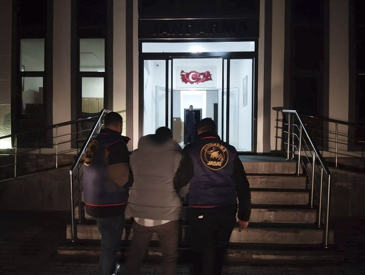 Muş'ta, "uyuşturucu veya uyarıcı madde ticareti yapma veya sağlama" suçundan hakkında 8 yıl 9 ay...