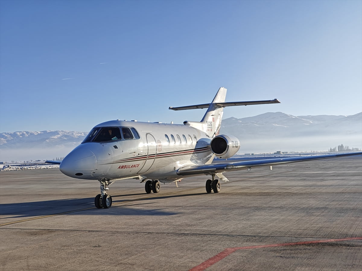 Muş'ta tedavi gören 30 yaşındaki M.B, ileri düzey tetkik ve tedavi ihtiyacı nedeniyle ambulans...