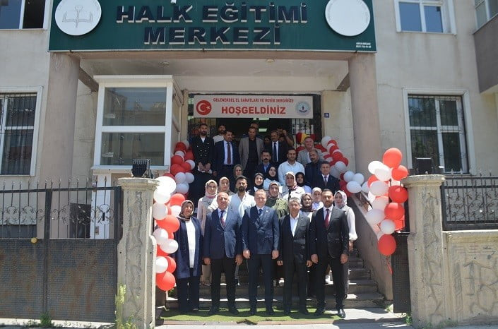 MUŞ'UN BULANIK İLÇESİNDE HAYAT BOYU ÖĞRENME HAFTASI KAPSAMINDA DÜZENLENEN YILSONU SERGİSİ...