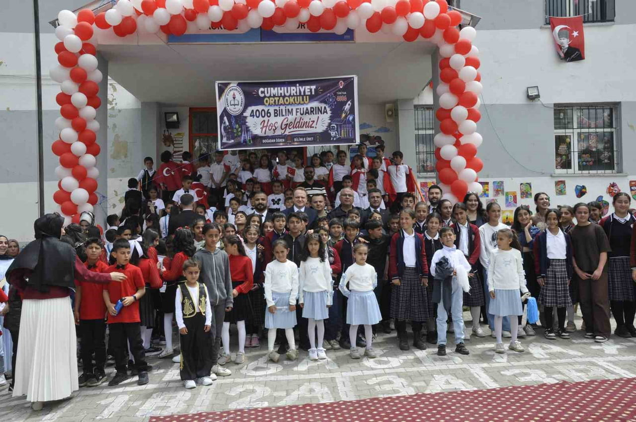 MUŞ'UN BULANIK İLÇESİNDEKİ CUMHURİYET İLK VE ORTAOKULU TARAFINDAN DÜZENLENEN ‘TÜBİTAK 4006 BİLİM...
