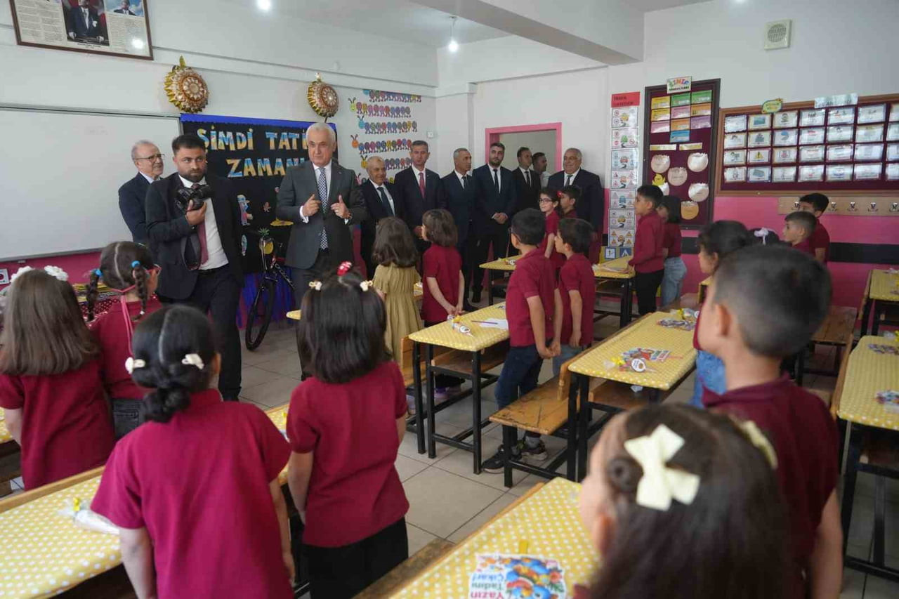 MUŞ’TA 2025-2026 EĞİTİM ÖĞRETİM YILININ SONA ERMESİYLE 702 OKULDA EĞİTİM GÖREN 96 BİN 341 ÖĞRENCİ...