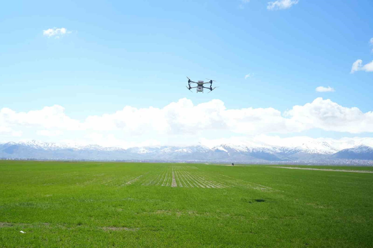 MUŞ’TA BAHARIN GELİŞİYLE BİRLİKTE TARIM FAALİYETLERİ HIZ KAZANIRKEN, ALPARSLAN TARIM İŞLETMESİNE...