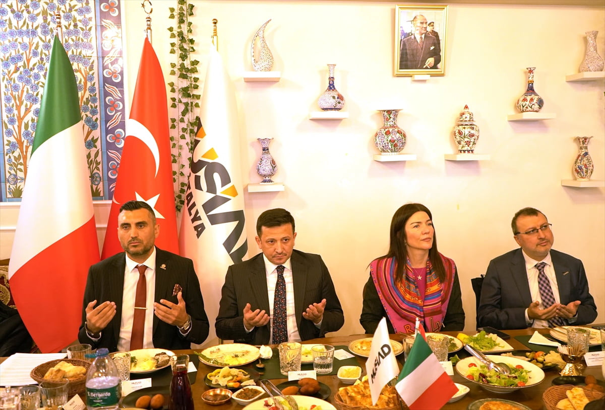 Müstakil Sanayici ve İşadamları Derneği (MÜSİAD) İtalya Şubesi, Milano kentinde iftar programı...