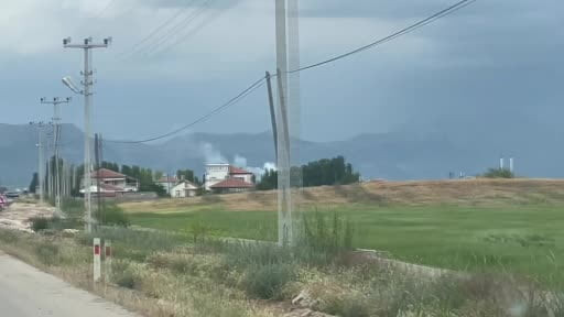 Müştemilatta çıkan yangın, eve sıçramadan söndürüldü