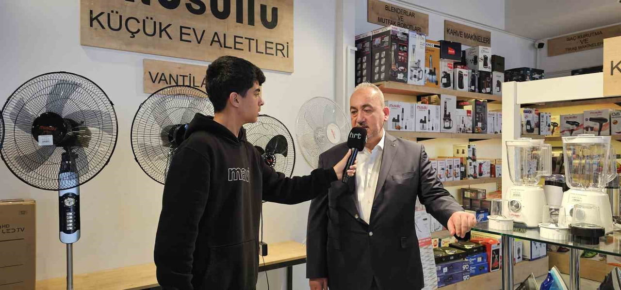 MUSULLU’NUN ANTAKYA’DAKİ YENİ ŞUBESİ AÇILDI: KURDELE İŞÇİLERLE BİRLİKTE KESİLDİ