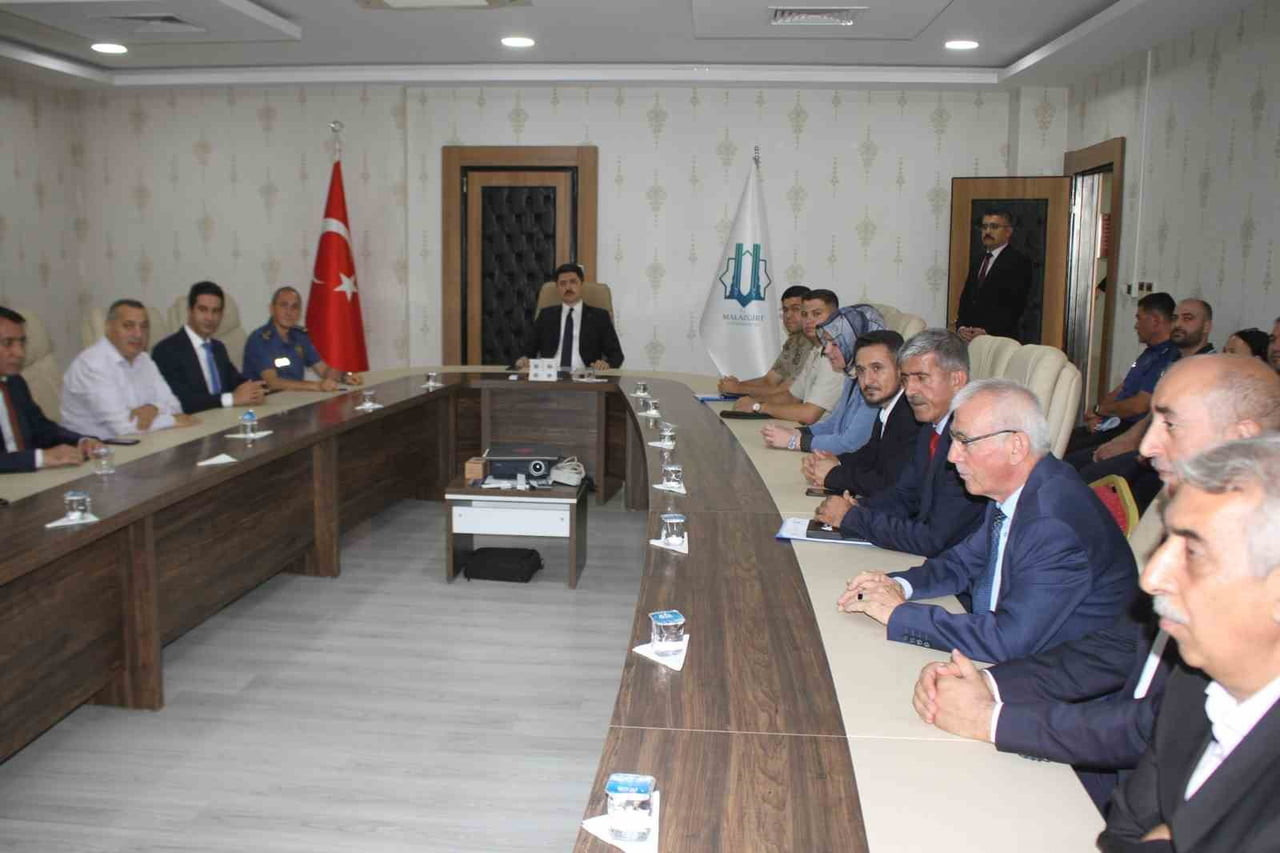 MUŞ’UN MALAZGİRT İLÇESİNE ATANAN KAYMAKAM AHMED TAYYİB KAHRAMAN, GÖREVİNE BAŞLADI.