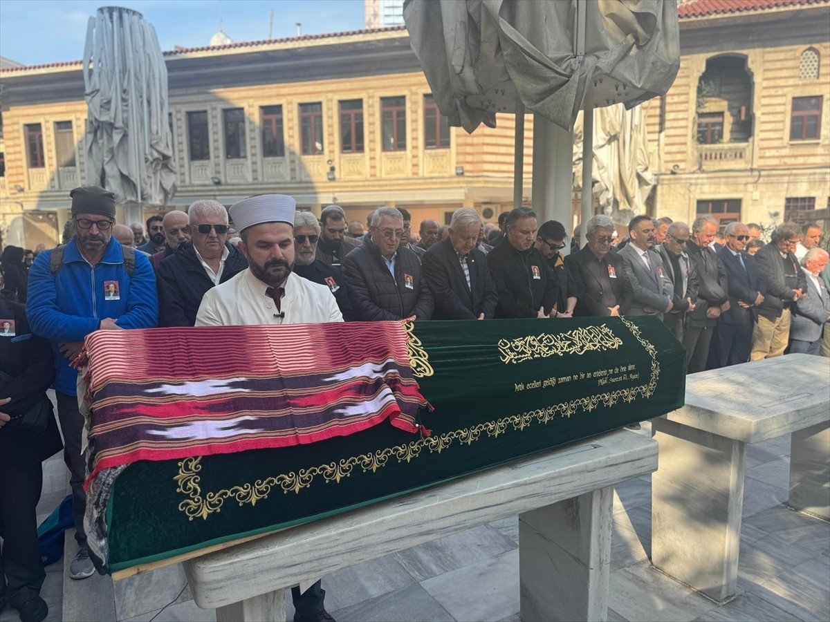 Müzik eğitimcisi, Türk sanat müziğinde "hocaların hocası" olarak anılan sanatçı Süheyla...