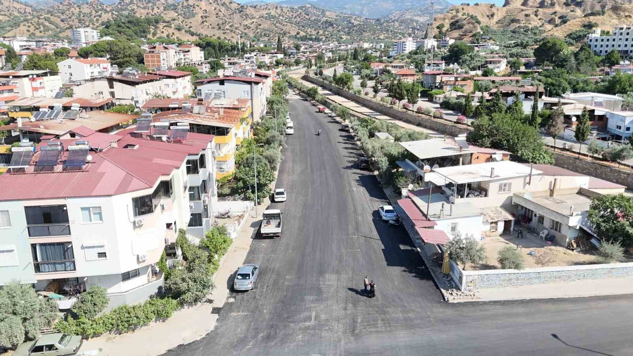 NAZİLLİ BELEDİYESİ TARAFINDAN AYDOĞDU MAHALLESİ 59/1, 346 VE 63 SOKAK'TA YÜRÜTÜLEN SICAK ASFALT...
