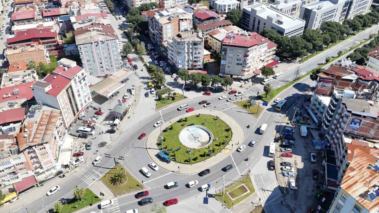 NAZİLLİ’DE ÇEVRE DÜZENLEME ÇALIŞMALARI DEVAM EDİYOR