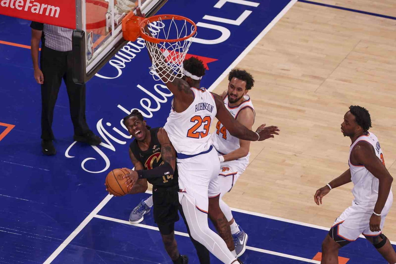NBA'DE DOĞU KONFERANSI FİNAL SERİSİNDE NEW YORK KNİCKS, EVİNDE CLEVELAND CAVALİERS'I UZATMALARDA...