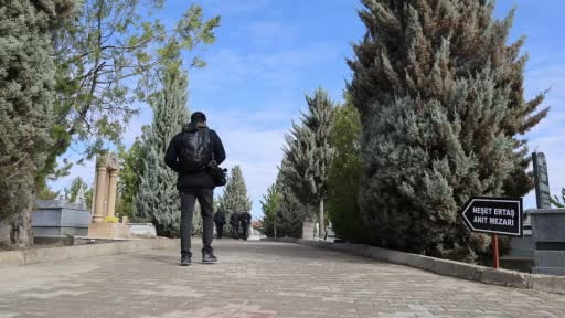 Neşet Ertaş'a Vefa: Bakan Çiftçi'den anıt mezara ziyaret