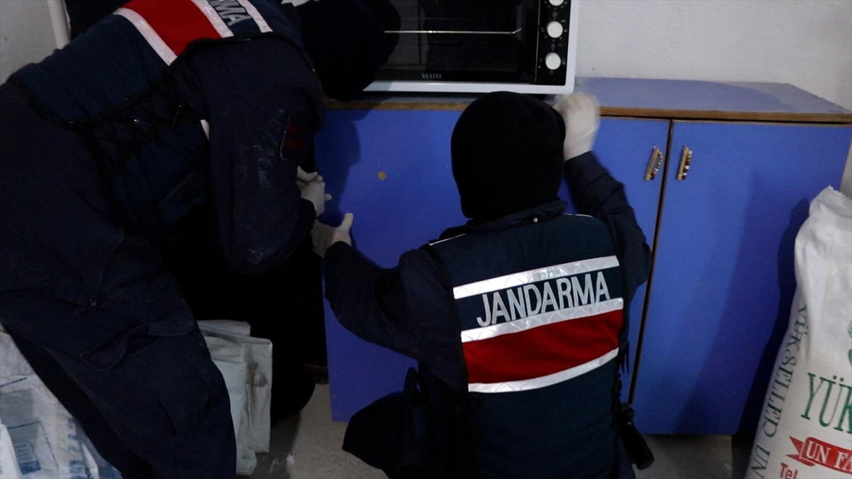 Nevşehir merkezli 3 ilde düzenlenen operasyonda, "rüşvet" ile "Kültür ve Tabiat Varlıklarını...