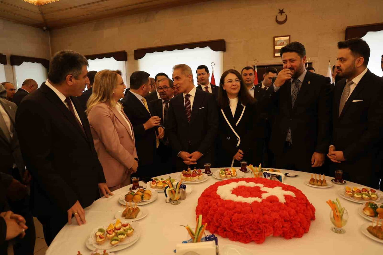 NEVŞEHİR VALİLİĞİNCE KURBAN BAYRAMI DOLAYISIYLA BAYRAMLAŞMA PROGRAMI GERÇEKLEŞTİRİLDİ.