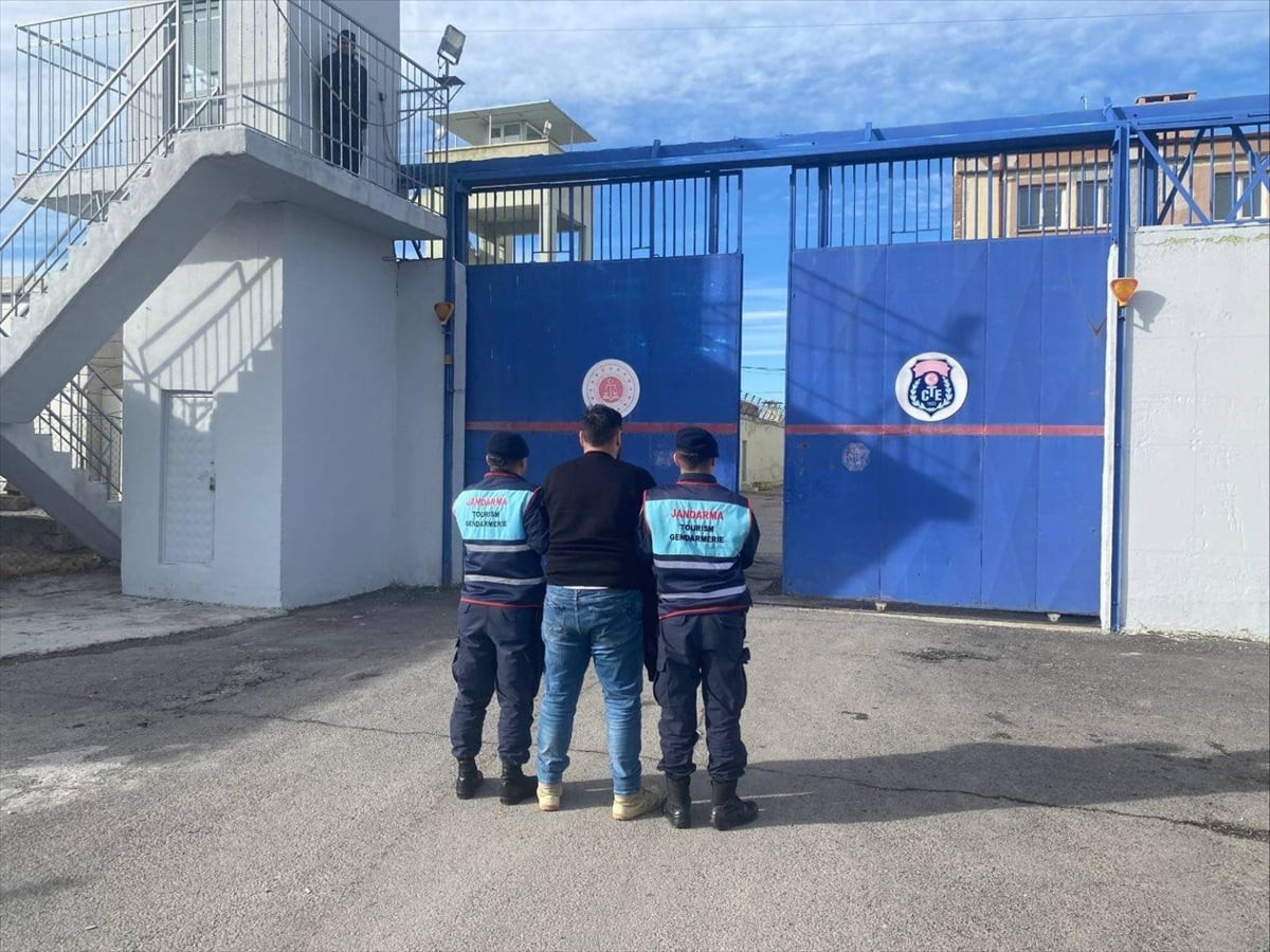 Nevşehir'de 641 sentetik uyuşturucu hapla yakalanan şüpheli tutuklandı.