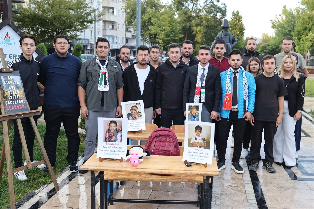 Nevşehir'de, AK Parti Gençlik Kolları Başkanlığınca yeni eğitim öğretim yılının başlamasıyla...