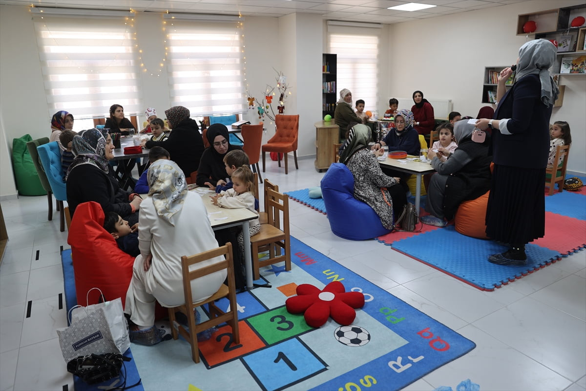 Nevşehir'de çocuklar anneleriyle katıldıkları programda, ramazan ayının manevi atmosferini...