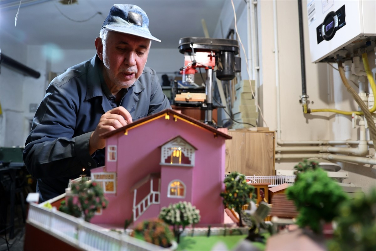 Nevşehir'de mesleki ve teknik Anadolu liselerinde 35 yıllık öğretmenliğin ardından emekli olan...