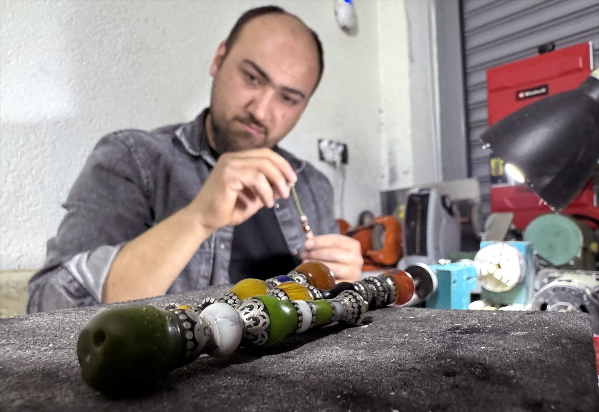 Nevşehir'de yaşayan 29 yaşındaki Ufuk Sezer, çocukluk yaşlarında başlayan tespih merakını evinin...