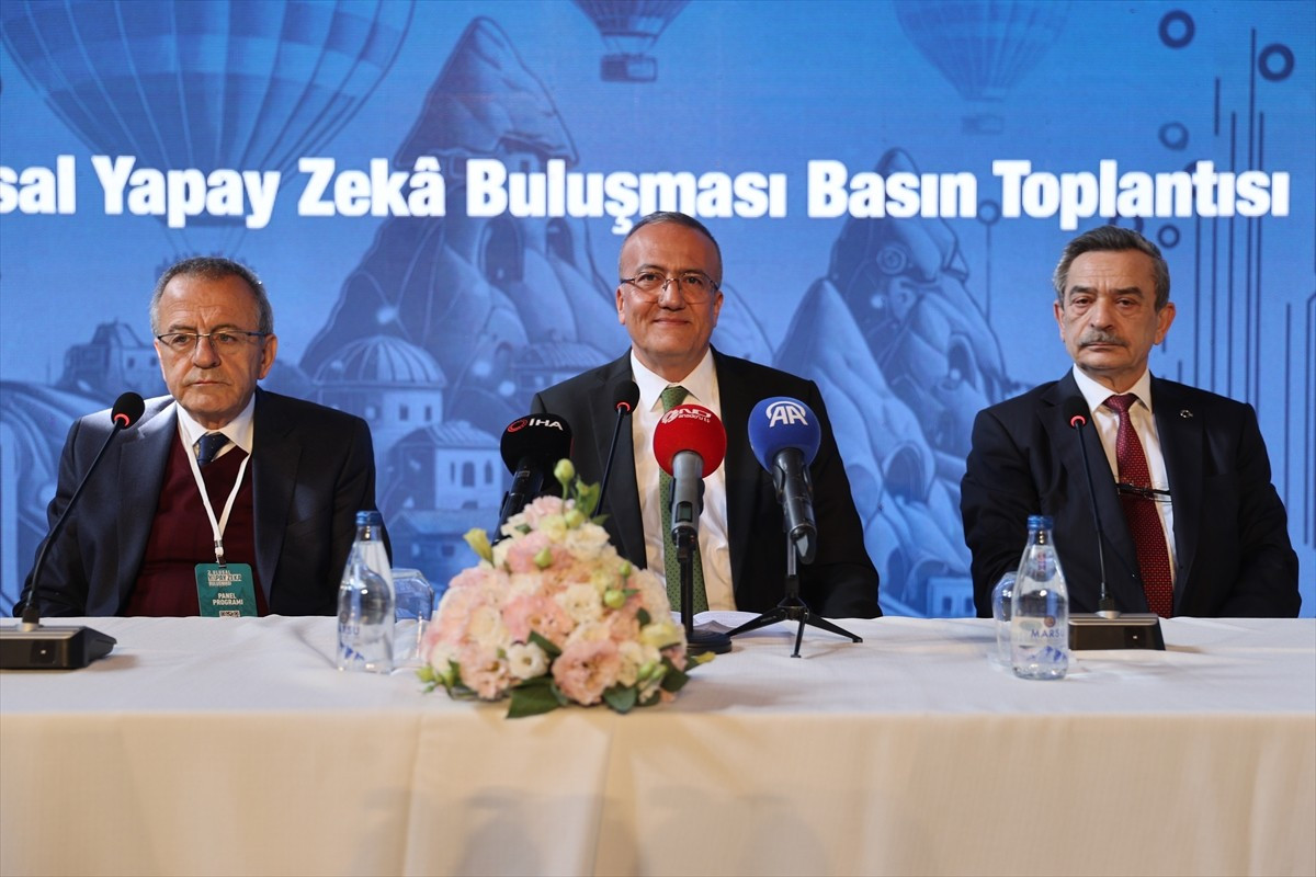 Nevşehir'in Ürgüp ilçesinde Kapadokya Üniversitesi (KÜN) tarafından "2. Yapay Zeka Buluşması"...