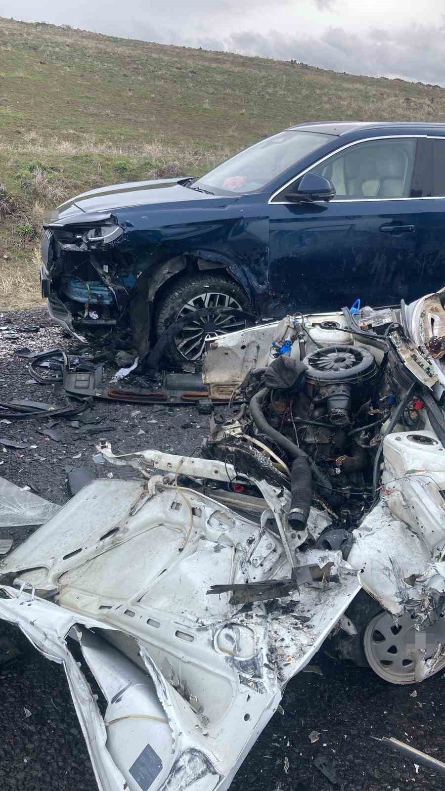 NEVŞEHİR’DE İKİ OTOMOBİLİN ÇARPIŞMASI SONUCU MEYDANA GELEN TRAFİK KAZASINDA 1 KİŞİ HAYATINI...