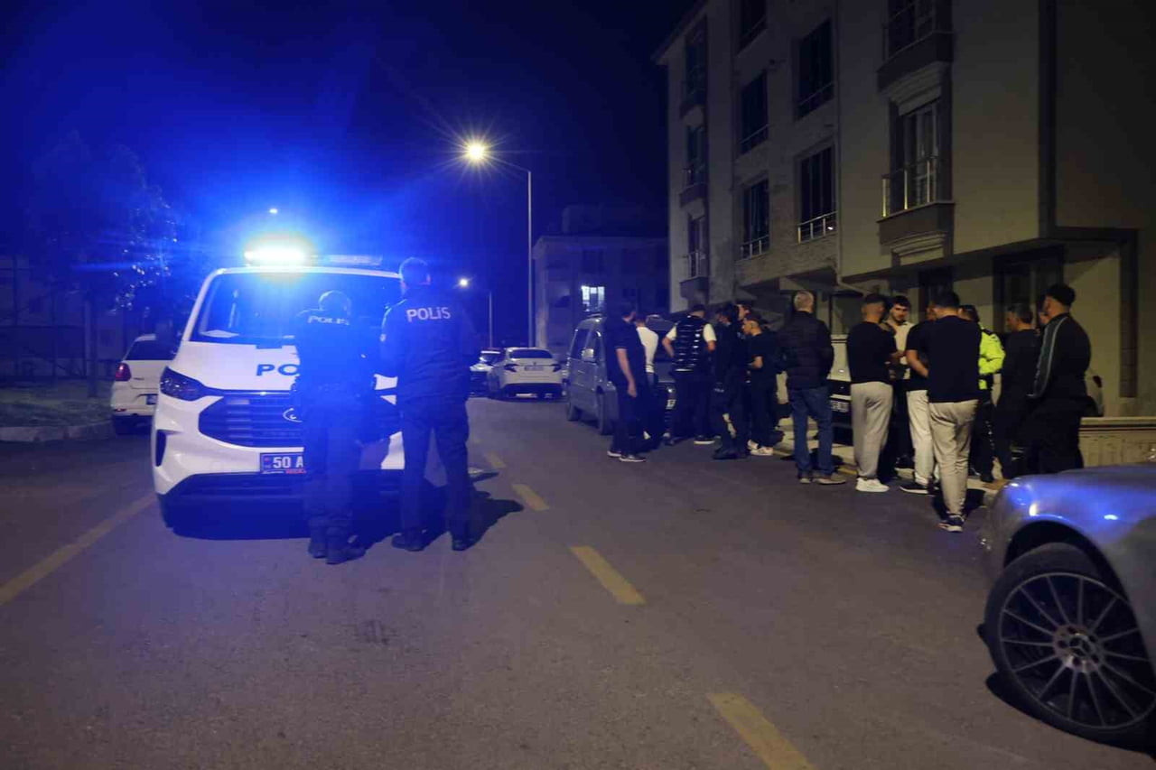 NEVŞEHİR’DE POLİS EKİPLERİNCE BİR ARAÇTA YAPILAN ARAMADA ÇOK SAYIDA UZUN NAMLULU SİLAHA AİT MERMİ...
