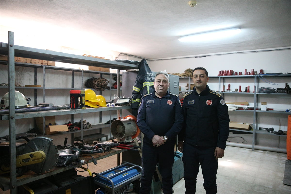 Niğde Belediyesi İtfaiye Müdürlüğü ekipleri, 6 Şubat 2023'te meydana gelen Kahramanmaraş merkezli...