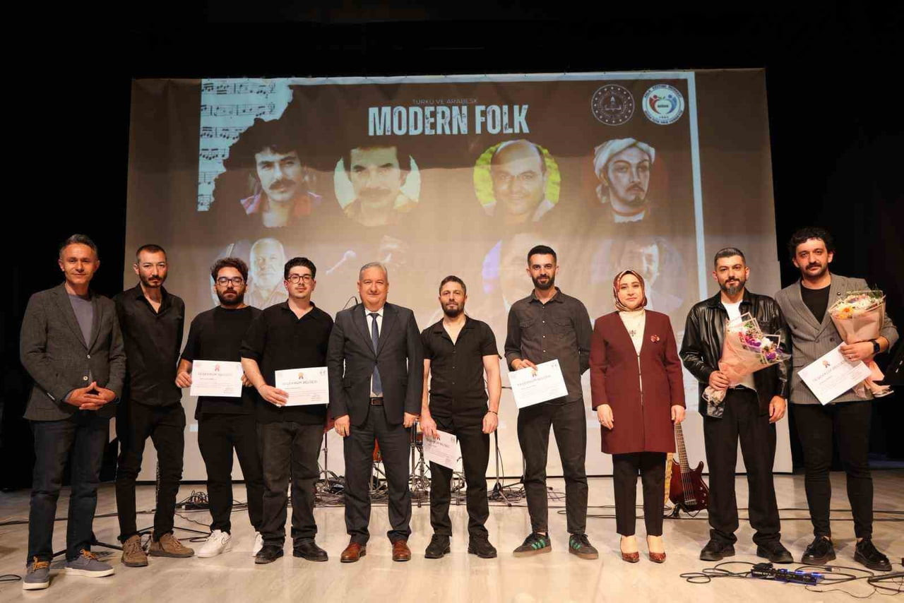 NİĞDE HALK EĞİTİMİ MERKEZİ TARAFINDAN DÜZENLENEN “MODERN FOLK KONSERİ”, ZENGİN EZGİLERİYLE...
