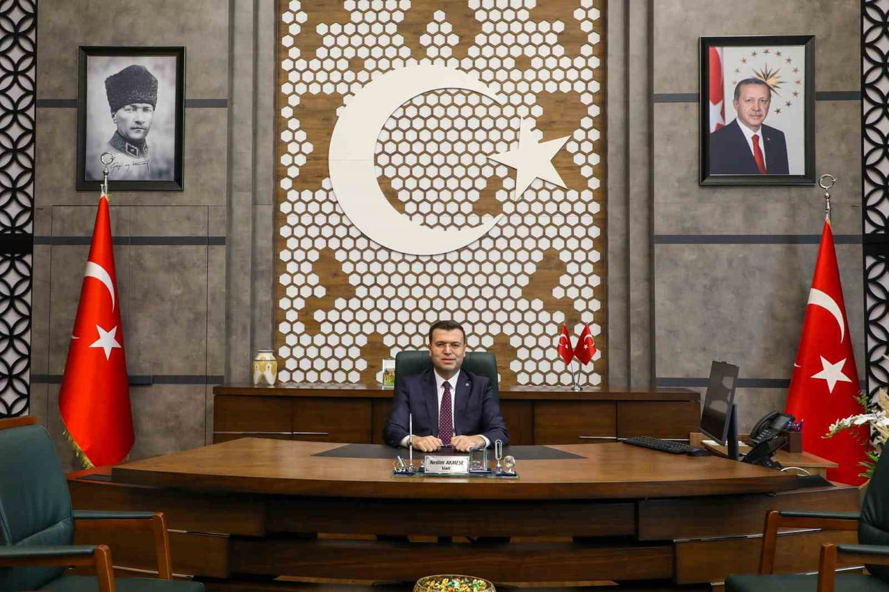 NİĞDE VALİSİ NEDİM AKMEŞE, 15 TEMMUZ DEMOKRASİ VE MİLLİ BİRLİK GÜNÜ DOLAYISIYLA MESAJ...