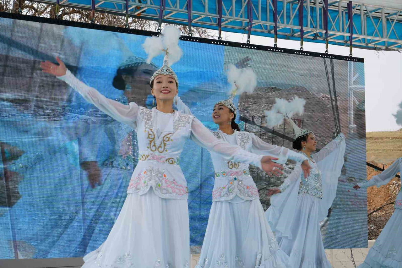 NİĞDE'DE İKİ GÜN SÜREN NEVRUZ BAYRAMI KUTLAMALARININ İKİNCİ GÜNÜ, KAZAK TÜRKLERİNİN YAŞADIĞI ALTAY...