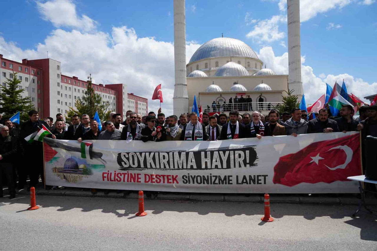 NİĞDE’DE, FİLİSTİN’DE YAŞANAN GELİŞMELERE VE ÖZELLİKLE İDAM KARARLARINA TEPKİ GÖSTERMEK AMACIYLA...