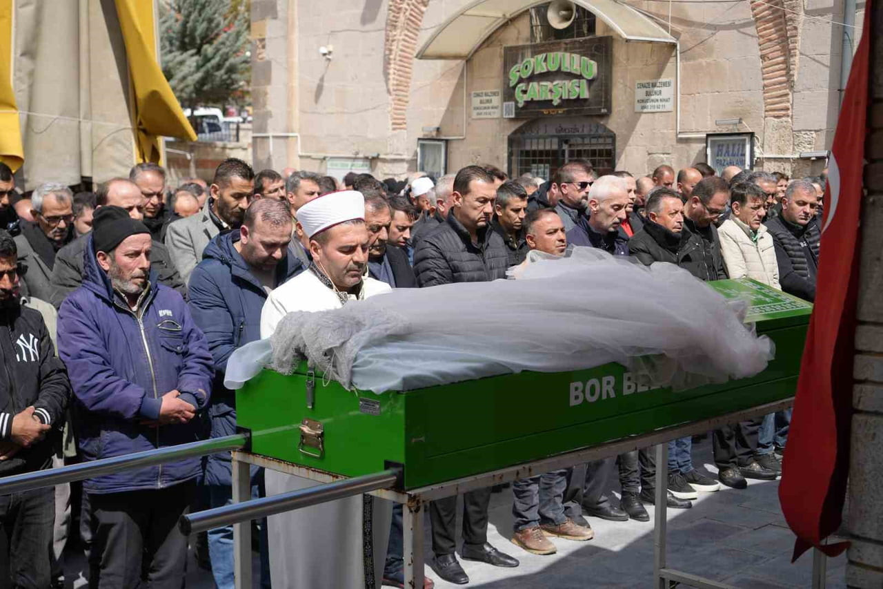 NİĞDE’NİN BOR İLÇESİNDE EŞİ TARAFINDAN BIÇAKLANARAK HAYATINI KAYBEDEN 3 ÇOCUK ANNESİ 26 YAŞINDAKİ...