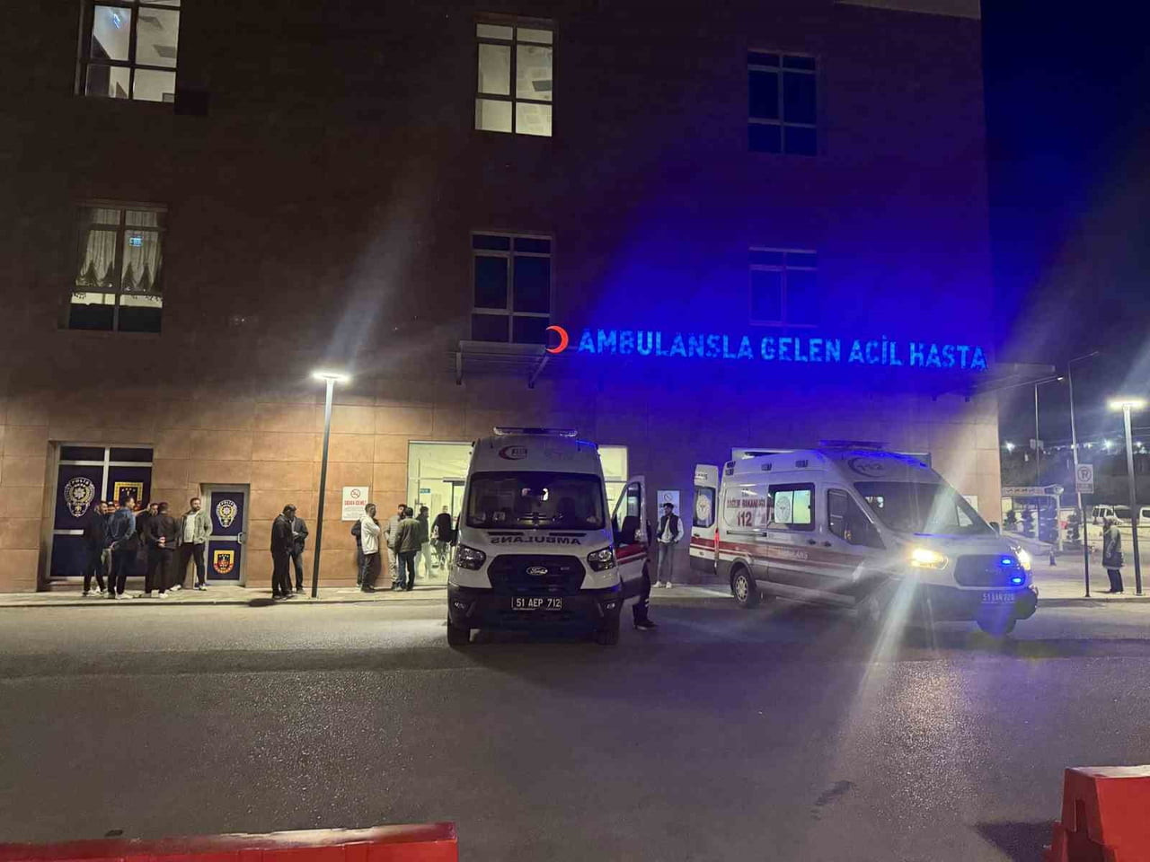 NİĞDE’NİN ÇİFTLİK İLÇESİNE BAĞLI ŞEYHLER KÖYÜNDE MEYDANA GELEN SİLAHLI OLAYDA BİR KİŞİ AĞIR...