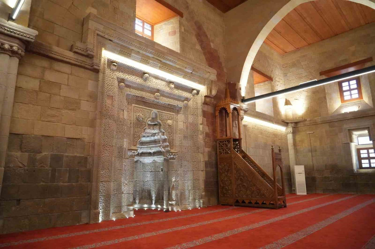 NİĞDE’NİN TARİHİ MİRASI SUNGURBEY CAMİİ’NDE RESTORASYON TAMAMLANDI