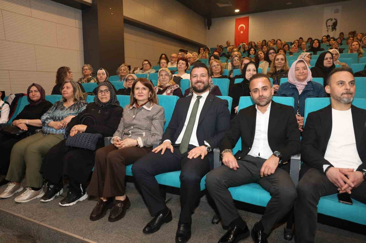 NİLÜFER BELEDİYESİ’NİN EV SAHİPLİĞİNDE DÜZENLENEN EĞİTİMDE KONUŞAN SÜRDÜRÜLEBİLİRLİK PROFESYONELİ...